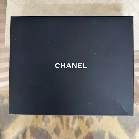 CHANEL 2019 Faux Pearl, Strass & Bead CC Station Necklace - Picture 10 of 11